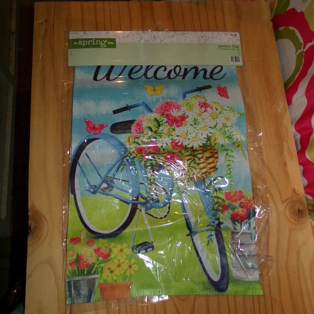 The Spring Shop NWT Welcome Garden Flag